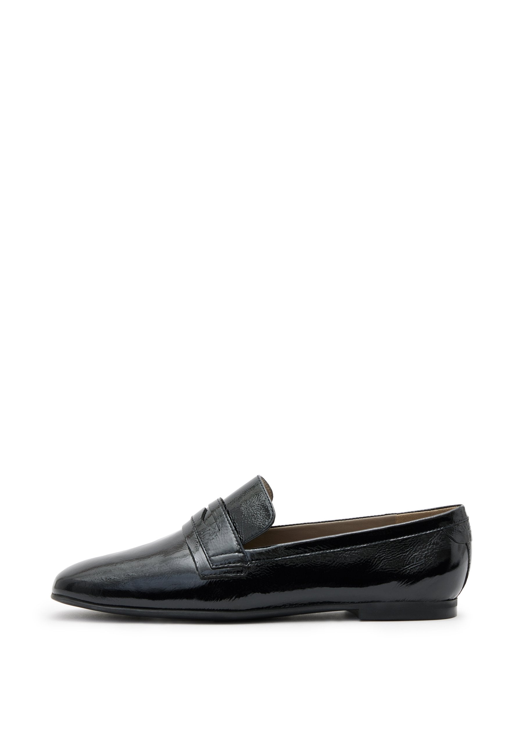 Schwarze Lederloafers mit hochglänzender Oberfläche, spitzem Zeh und dezentem Stickdetails auf dem Obermaterial. Schlanker Schnitt und niedriger Absatz.