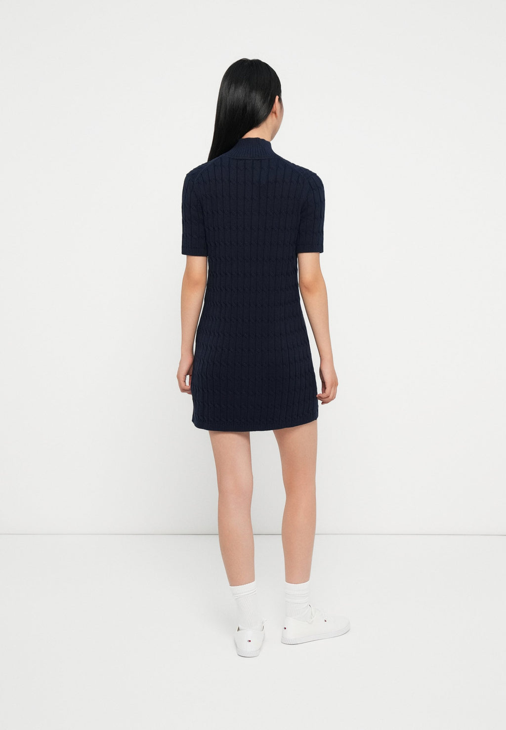 CABLE SHIFT DRESS Media 4