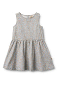 Ärmelloses Kleid mit rundem Ausschnitt, aus grauem Stoff mit kleinen blauen und orangefarbenen Blumenmustern und einem gerafften Rock.