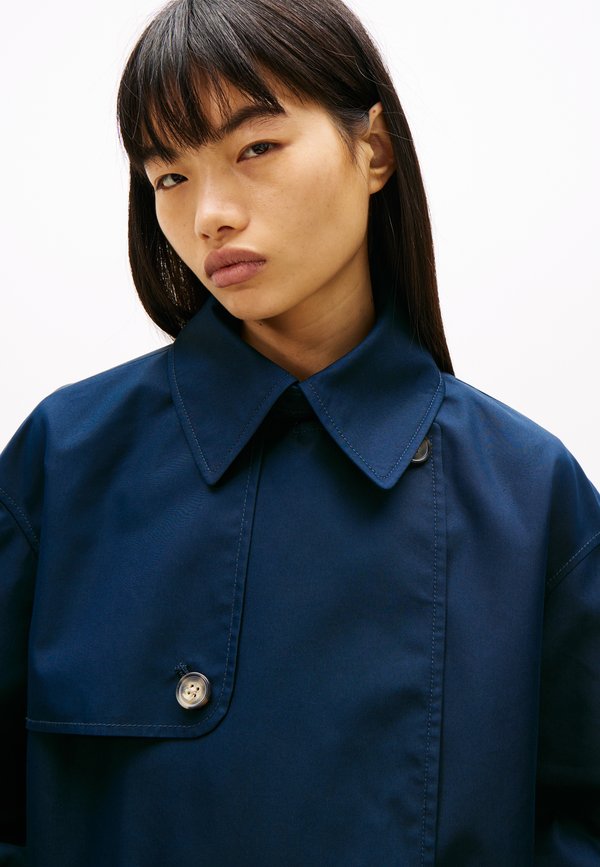 Tommy Jeans WATER REPELLENT RELAXED SHORT TRENCH COAT