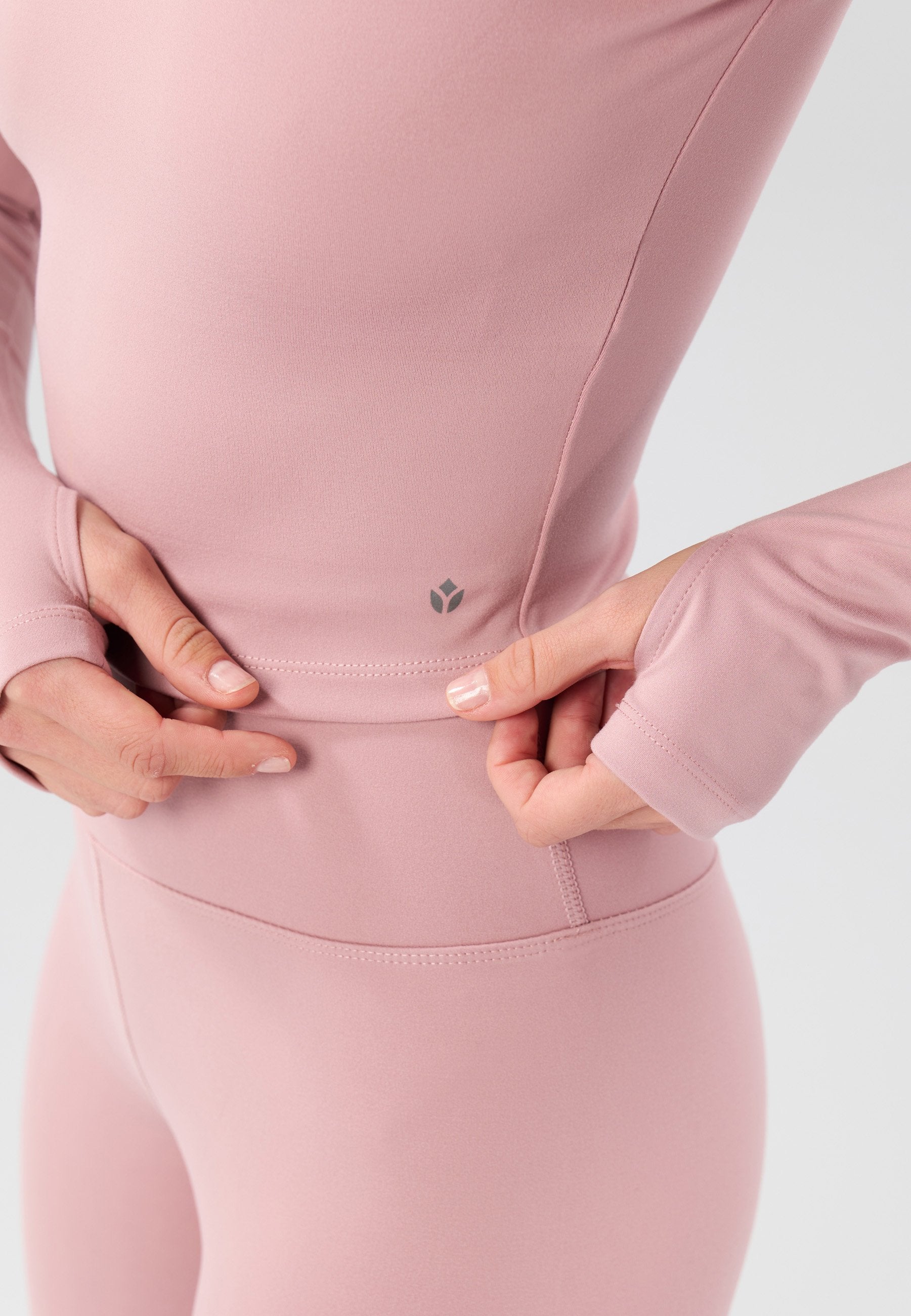 Even&Odd active ESSENTIAL FITTED CROPPED LONG SLEEVE SPORTS TOP