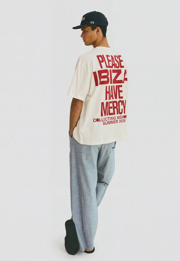 Bershka SHORT SLEEVE PRINT T-SHIRT - Print T-shirt - white