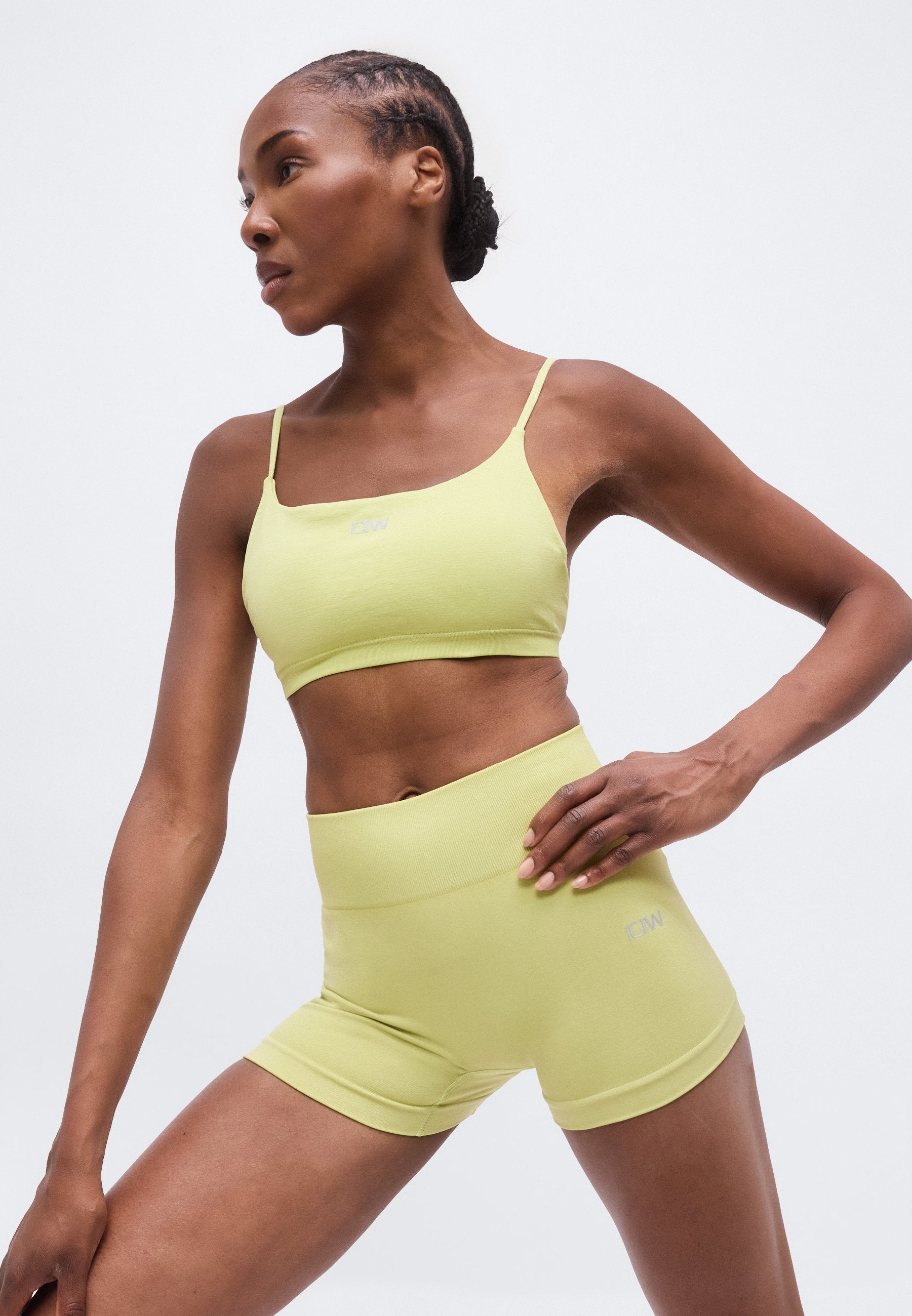 ICANIWILL SMOOTH SEAMLESS SHORTS