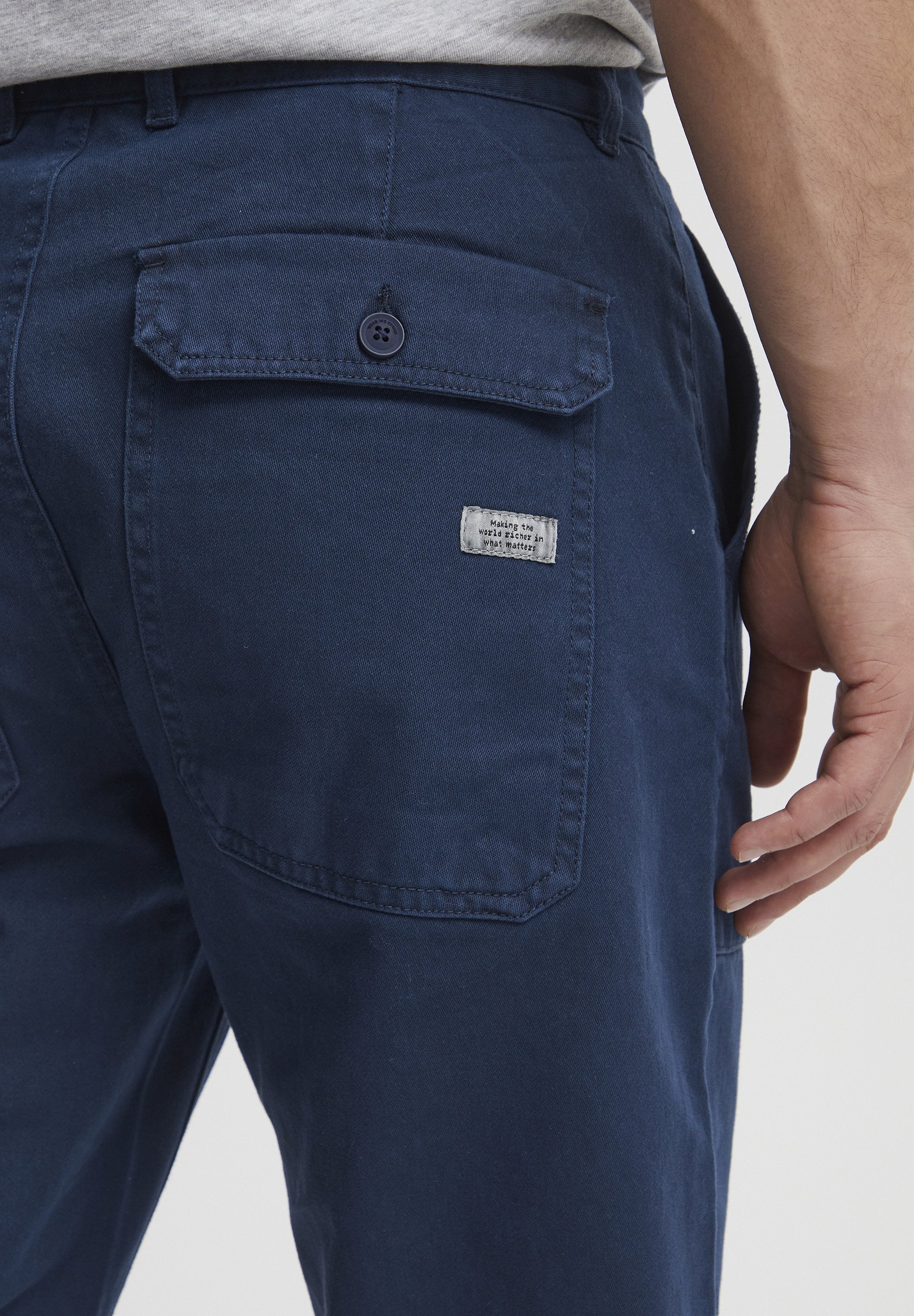 BHWOVEN REGULAR FIT Media 6