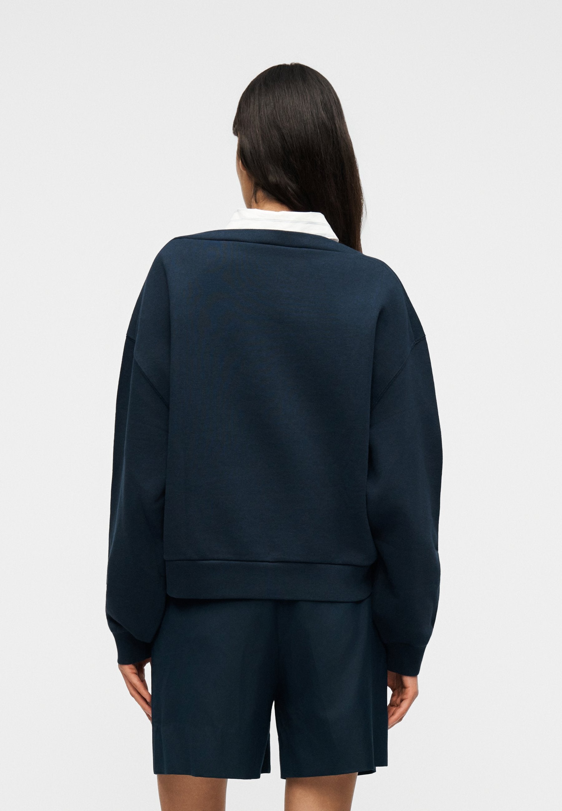 LOGO RELAXED BOAT NECK SWEATSHIRT Media 4