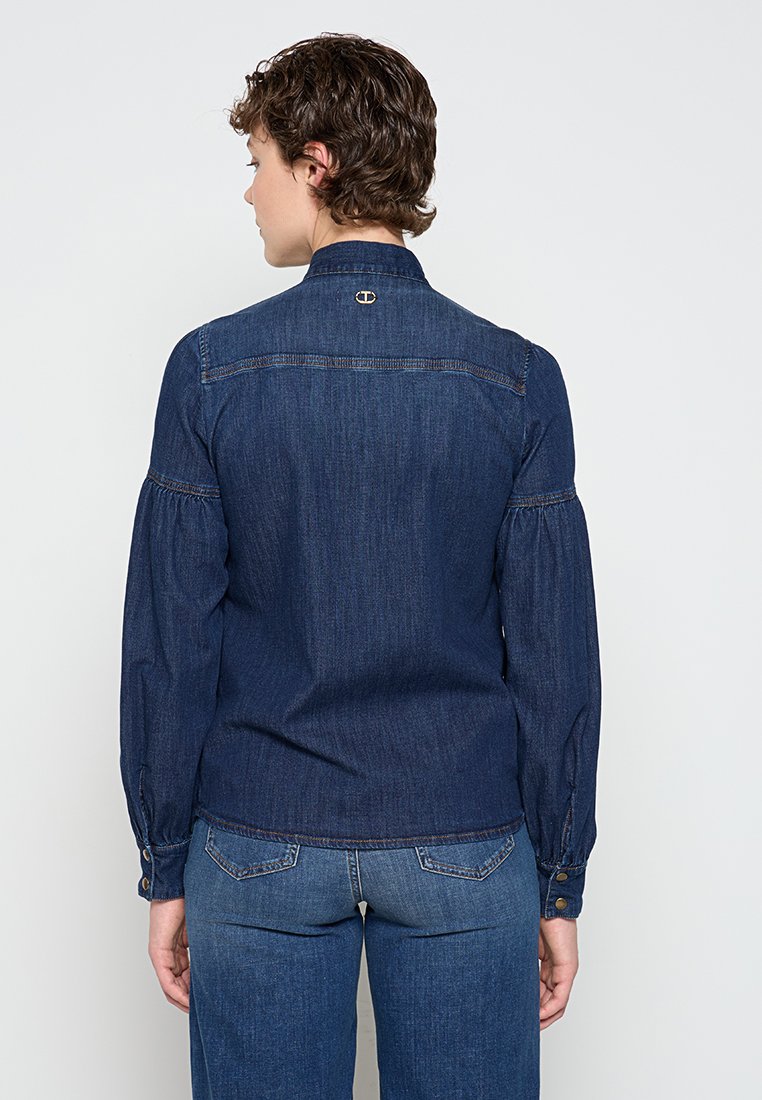 TWINSET
