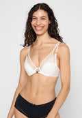 Chantelle Triangel BH Media 1