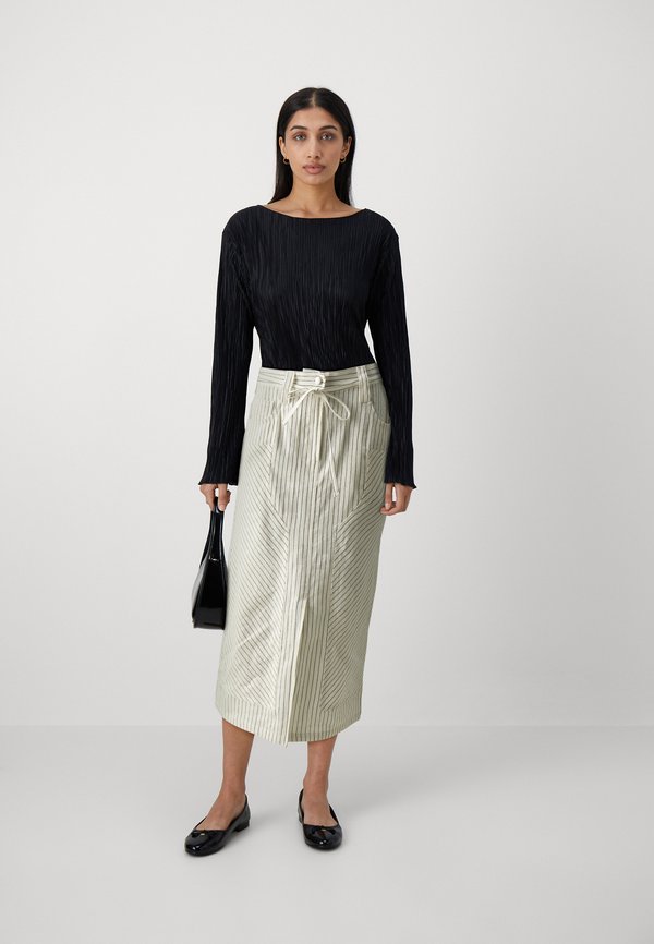 DAY Birger et Mikkelsen FREDA COZY
