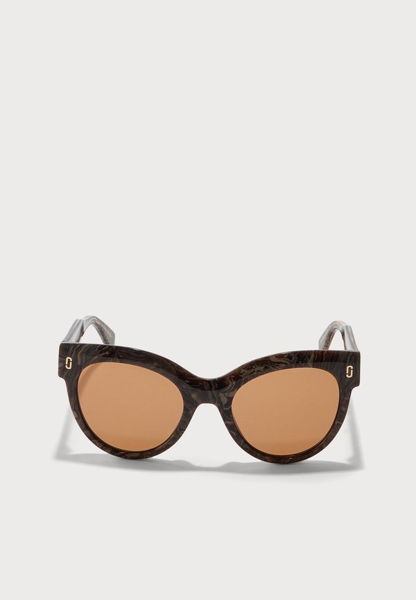 MARC JACOBS