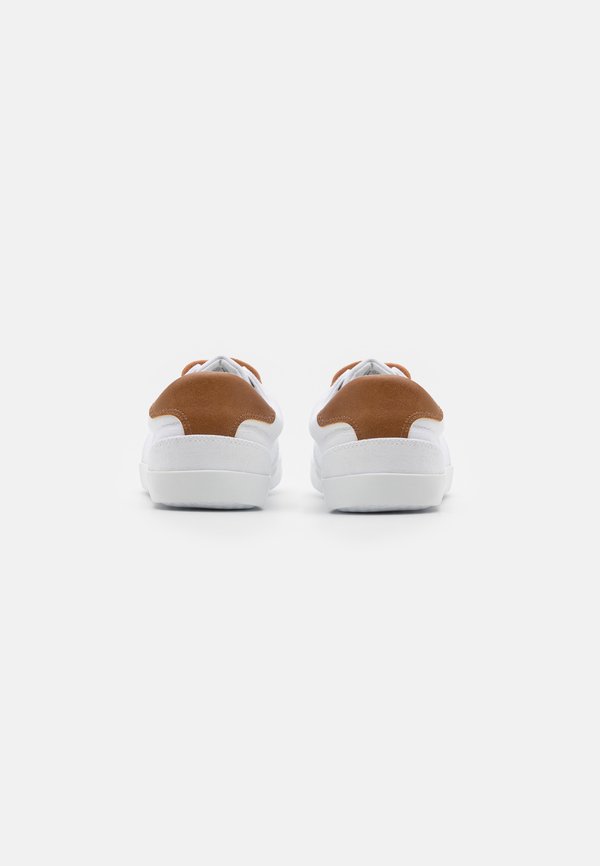 Pier One by Zalando