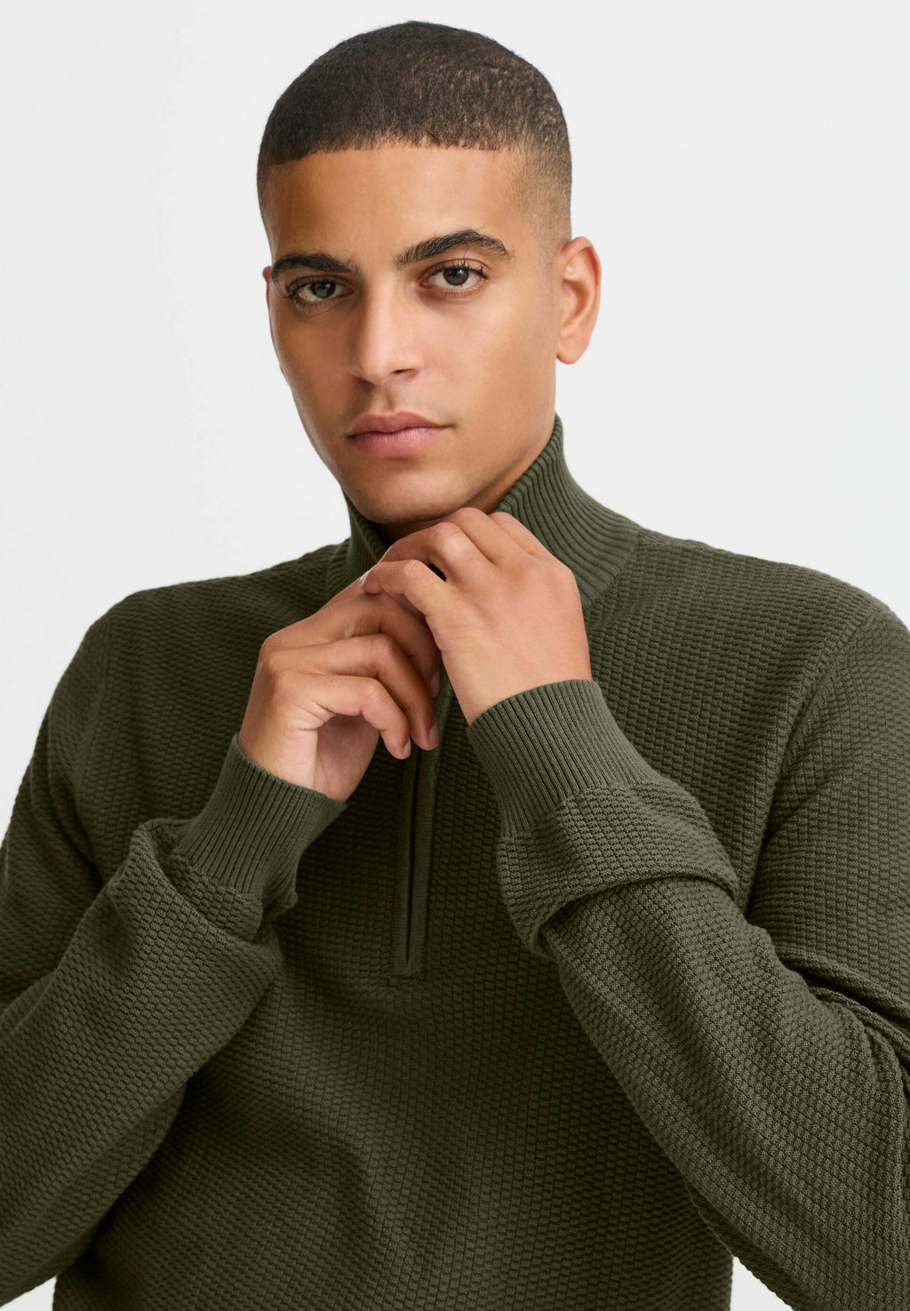 BHPULLOVER FINE KNIT TROYER Media 5