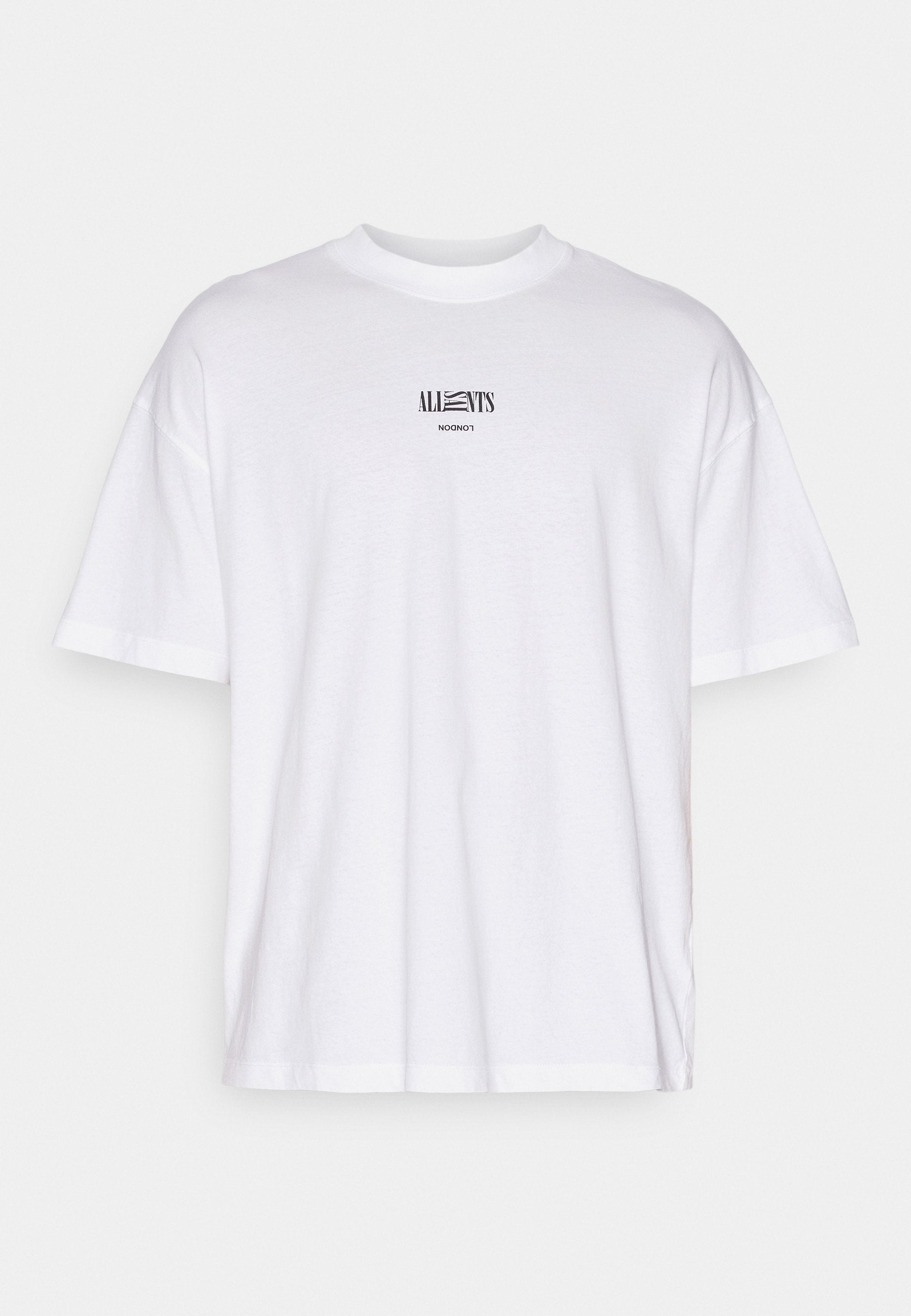 Weißes Baumwoll-T-Shirt mit kurzen Ärmeln, Rundhals und einem kleinen schwarzen Grafiklogo auf der oberen Brust, das Text und ein gestreiftes Design zeigt.