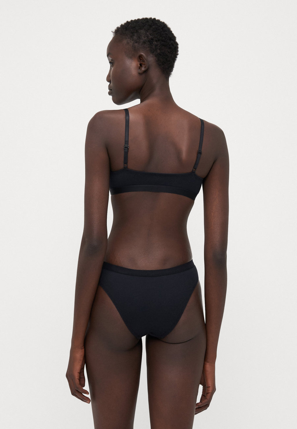 IKON RIBBED PEEPHOLE BRALETTE Media 4
