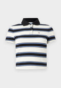 Kurzärmeliges Poloshirt, weiß mit marineblauen, schwarzen und hellblauen horizontalen Streifen. Verfügt über einen schwarzen Kragen und eine Knopfleiste mit drei Knöpfen.