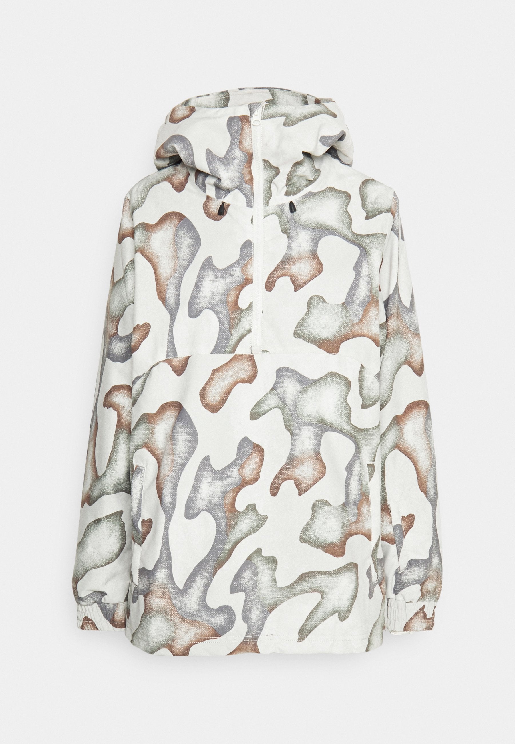 Tarnmuster-Pullover-Hoodie in Weiß mit grünen, braunen und grauen Mustern. Verfügt über einen Frontreißverschluss, eine Kapuze mit Zugband und elastische Bündchen.