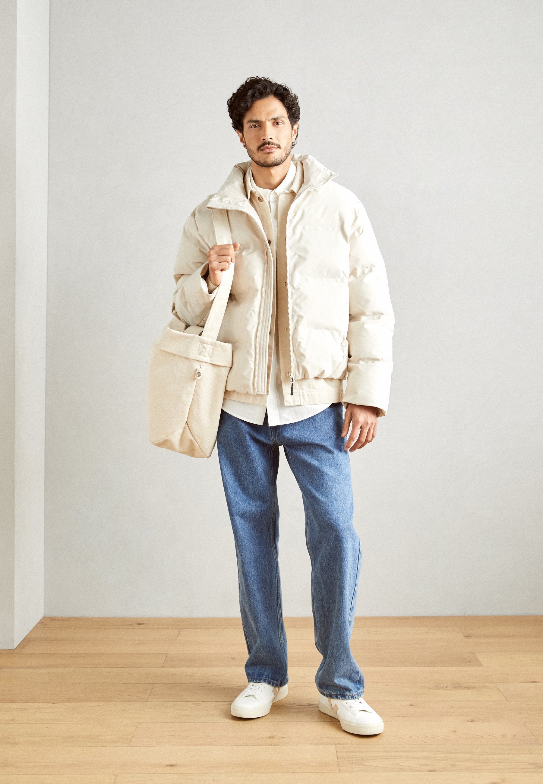 CROPPED SEAMLESS PUFFER JACKET Media 2