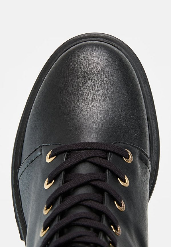 Stuart Weitzman SOHO
