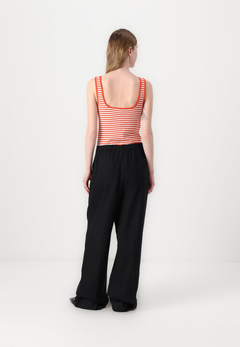 TAILORED STRAIGHT PANT Media 4