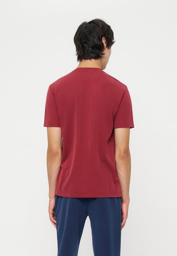 EA7 Emporio Armani