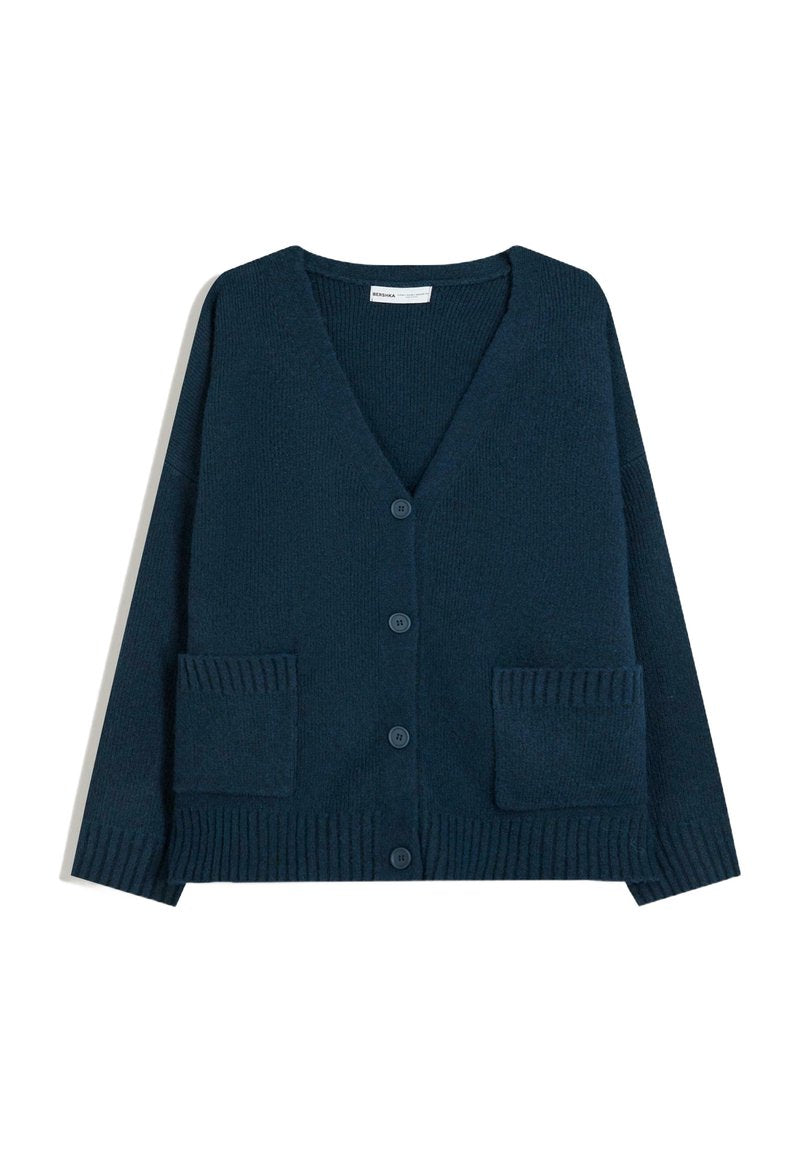 V-NECK BUTTONED  Media 1