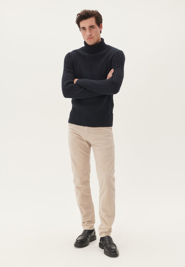 Matinique MAPETE CORDUROY CASUAL PANTS – SLIM FIT