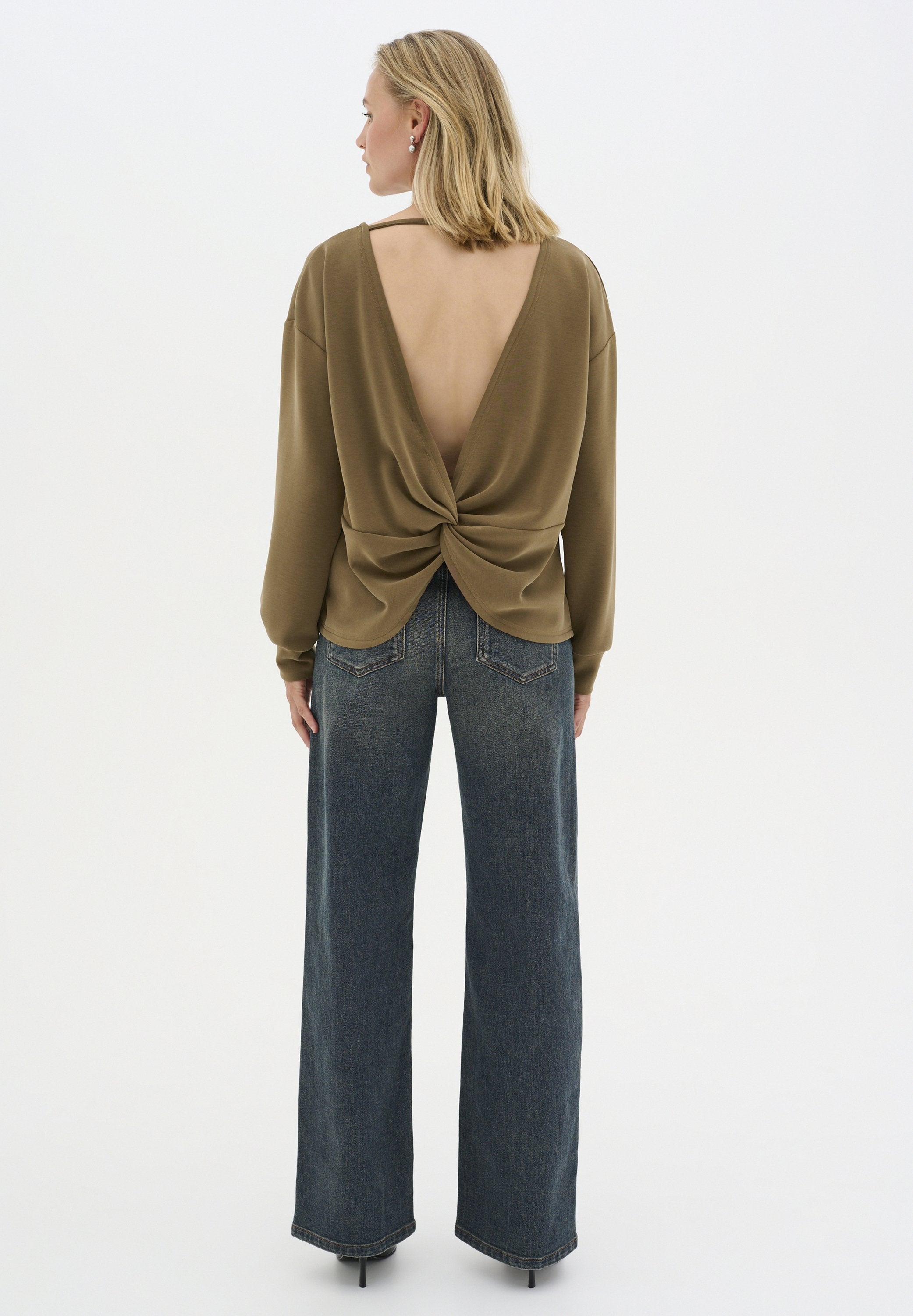 My Essential Wardrobe ELLEMW KNOT