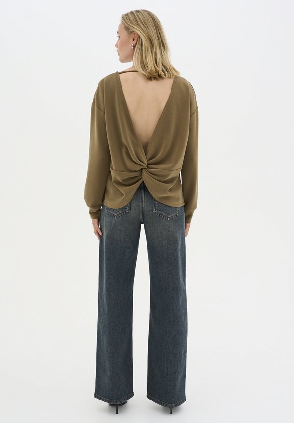 My Essential Wardrobe ELLEMW KNOT
