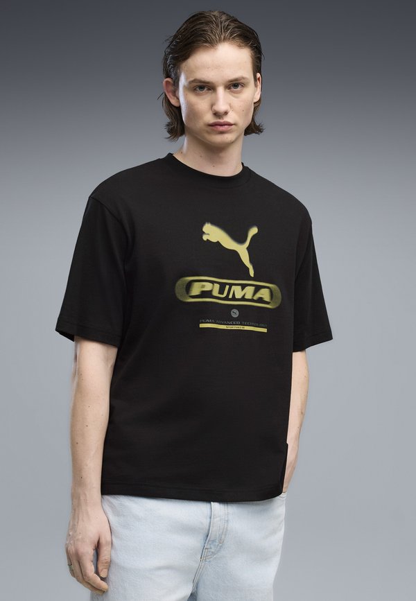 Puma PUMA SPORT BOXY STREET GRAPHIC T-SHIRT - Print T-shirt - black