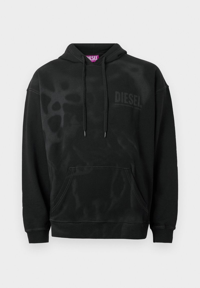 Schwarzer Hoodie mit klassischem Design, versehen mit einer Fronttasche, Kapuze mit Kordelzug und einem dezenten einfarbigen "DIESEL"-Print. Glatte Textur, lässige Passform.