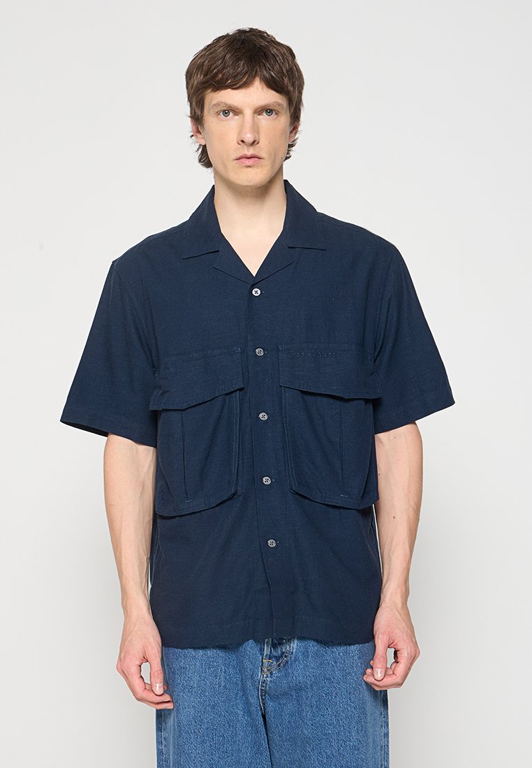 Lyle & Scott