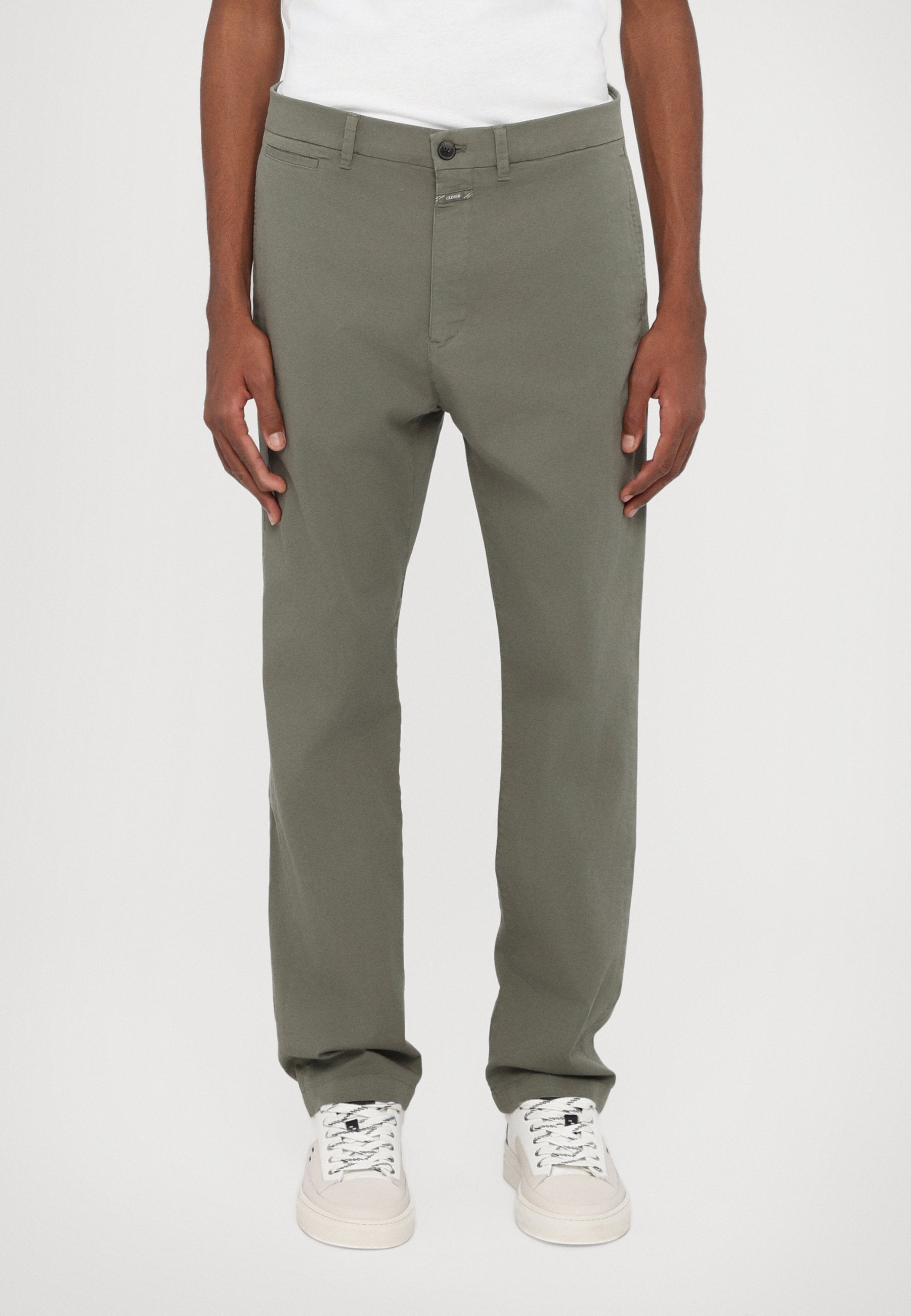 CLOSED TACOMA TAPERED