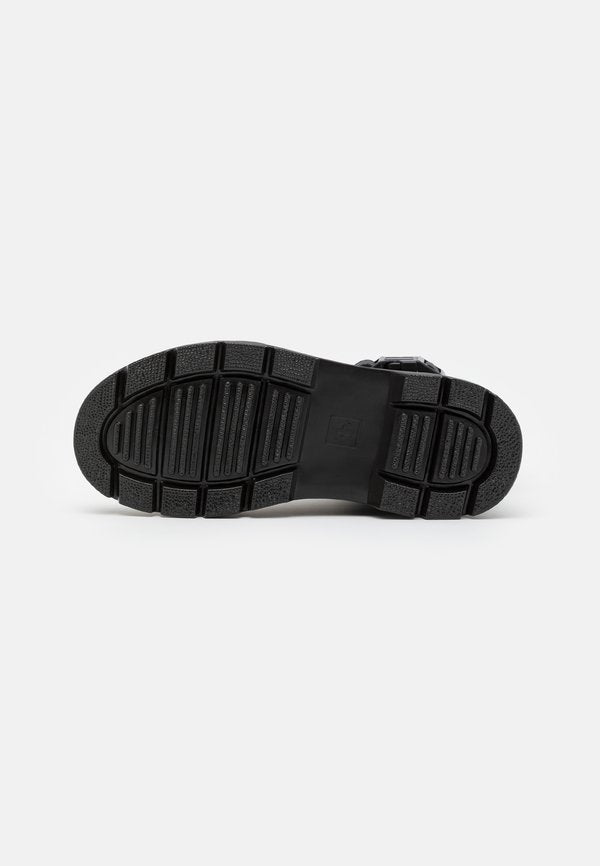 Dr. Martens COMBS TECH UNISEX