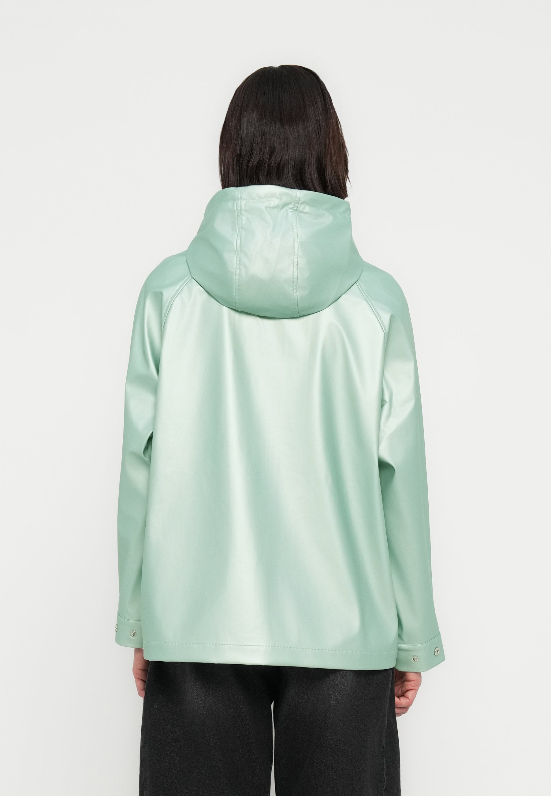 ONLEBEN SHINE SHORT Media 4