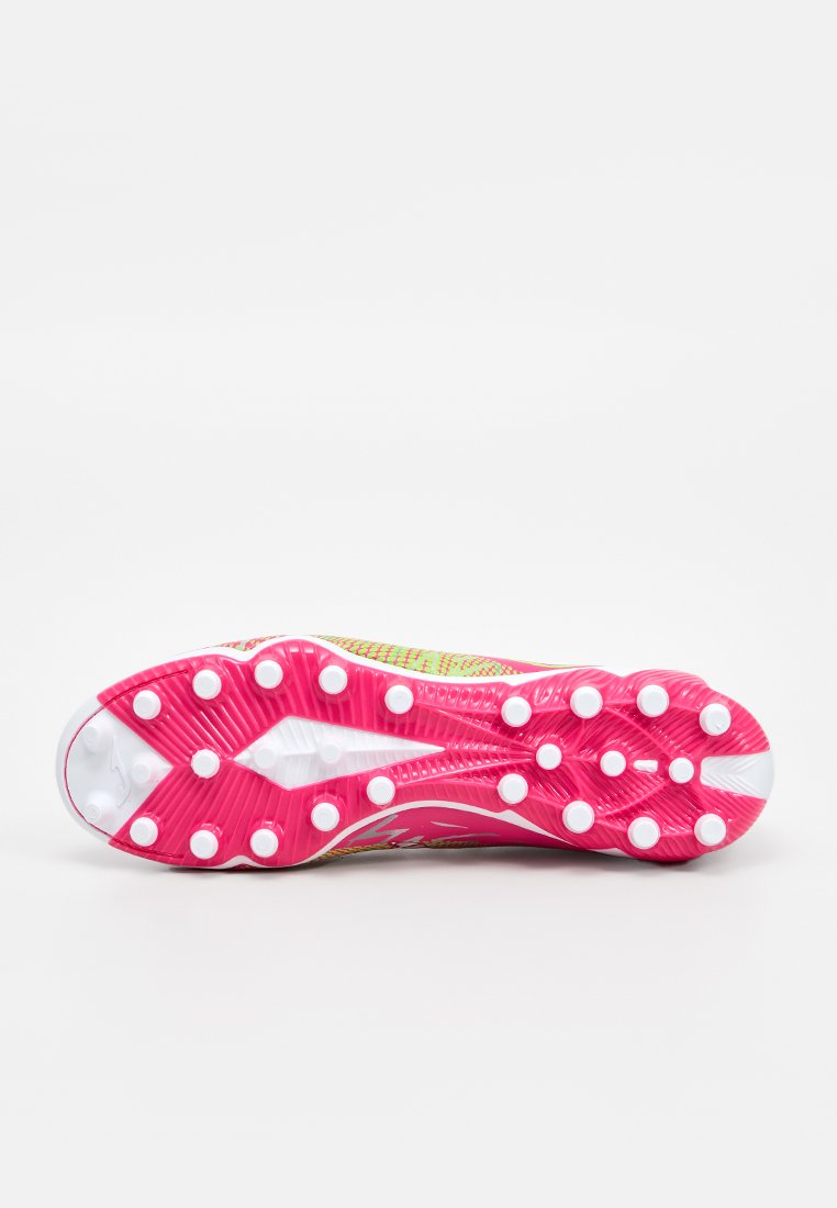 Joma STRIKER