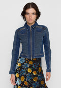 Jeansjacke mit taillierter Passform, Reißverschluss und strukturierten Akzenten. Verfügt über einen Kragen und zwei Brusttaschen. Dunkelblaue Farbe.