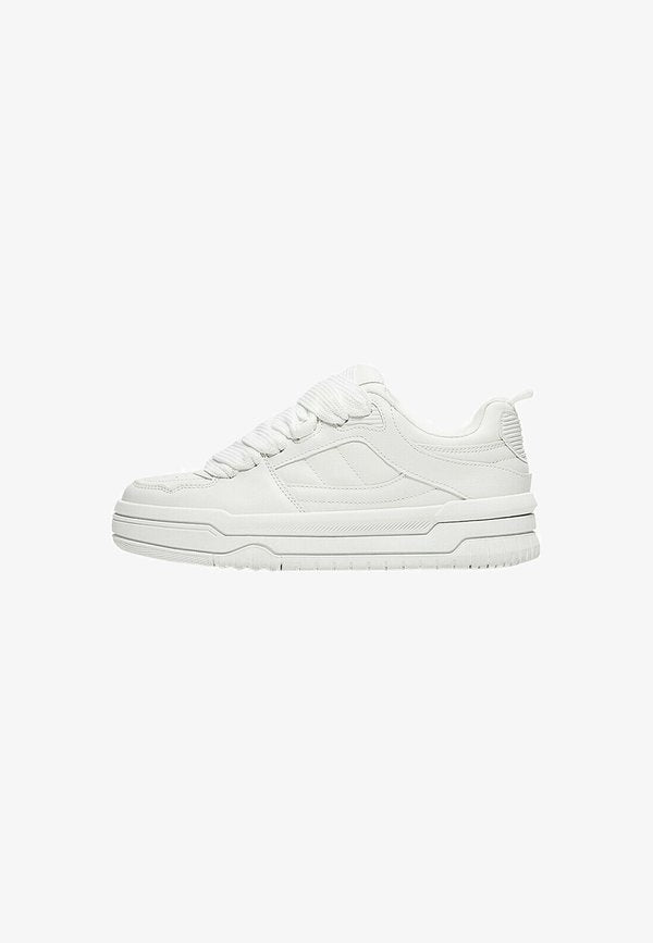 Bershka CHUNKY SKATER - TRAINERS - Skate shoes - white