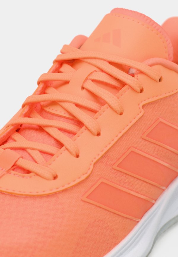 adidas Performance AVAFLASH
