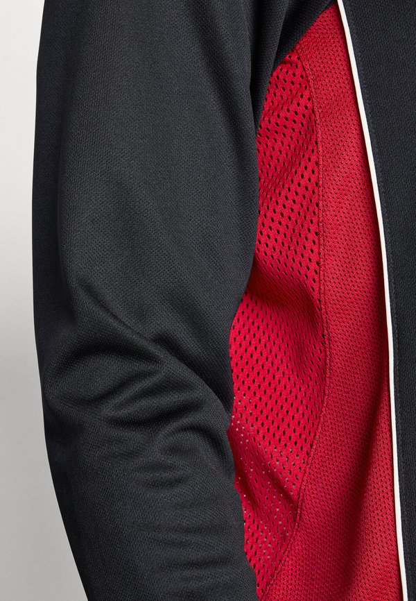 Nike Performance T90 TOP