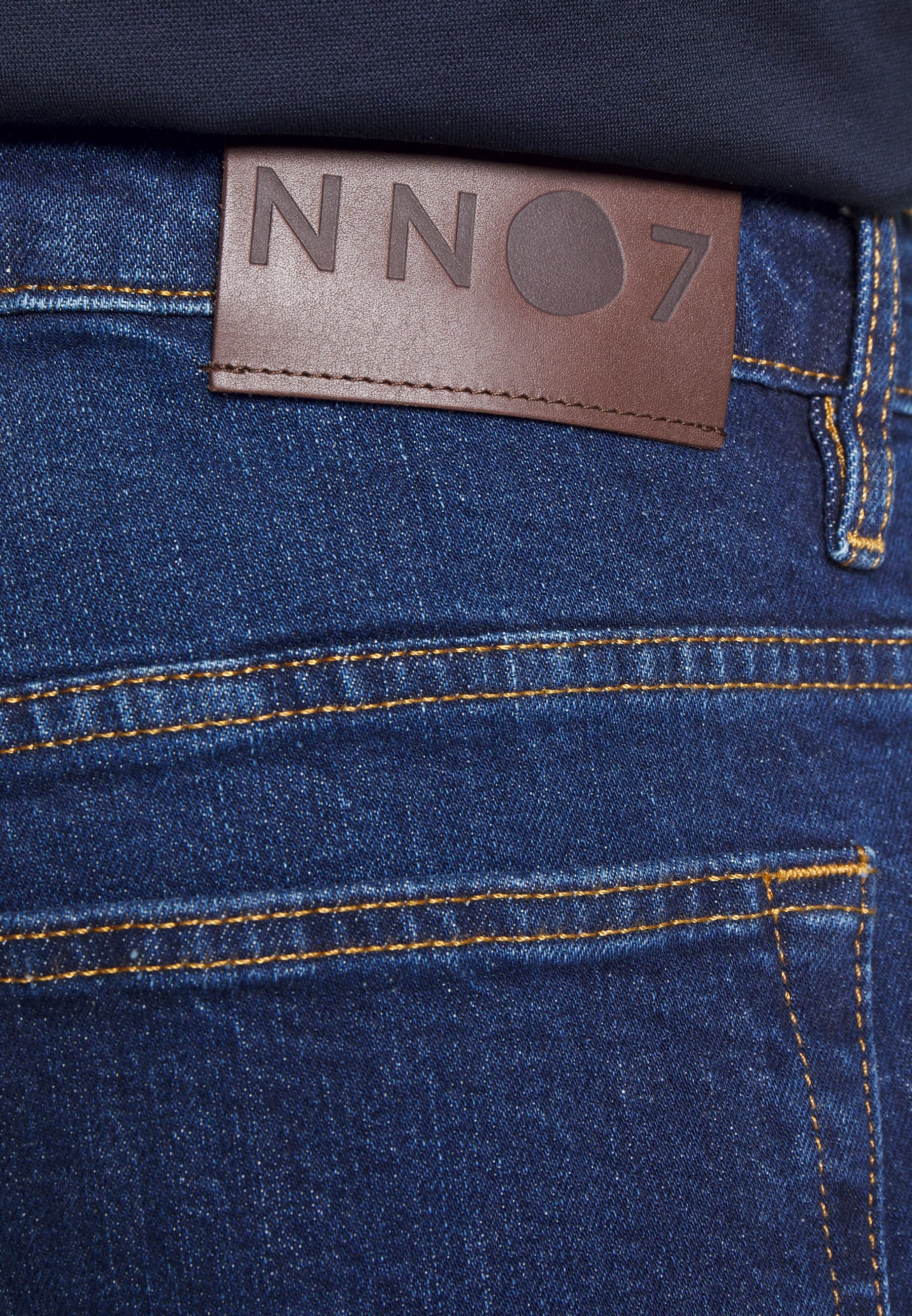 NN.07 JOHNNY