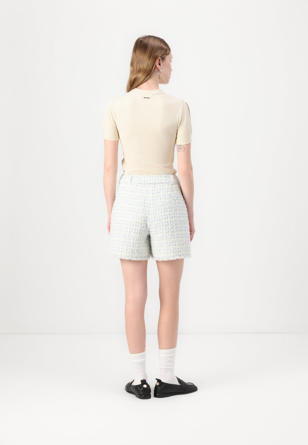 KARL LAGERFELD Shorts Media 4