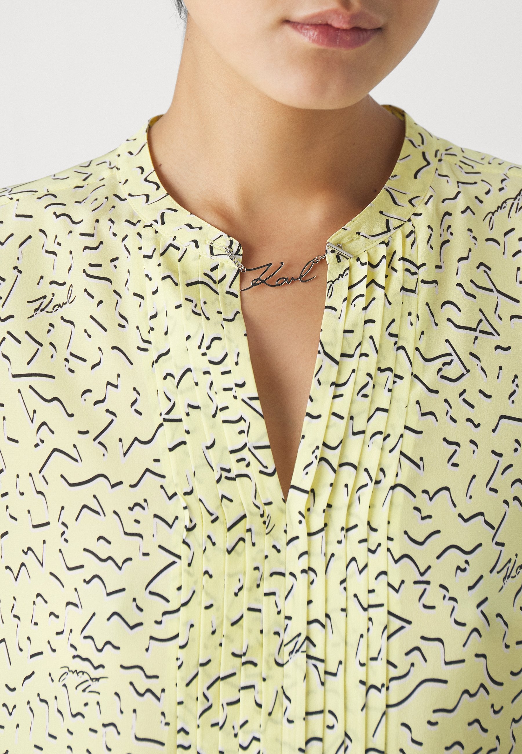 CHARM BLOUSE Media 6