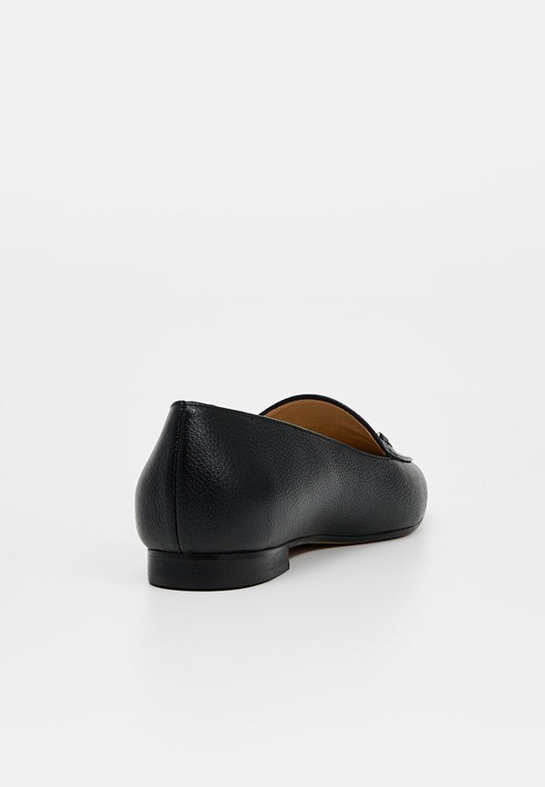 AIGNER BLAIR