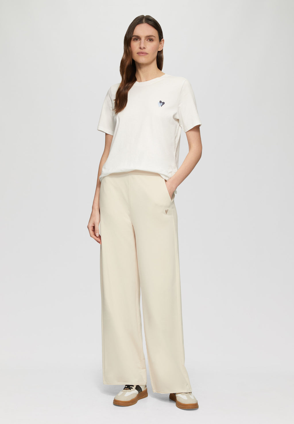 RELAXED FIT  Media 2