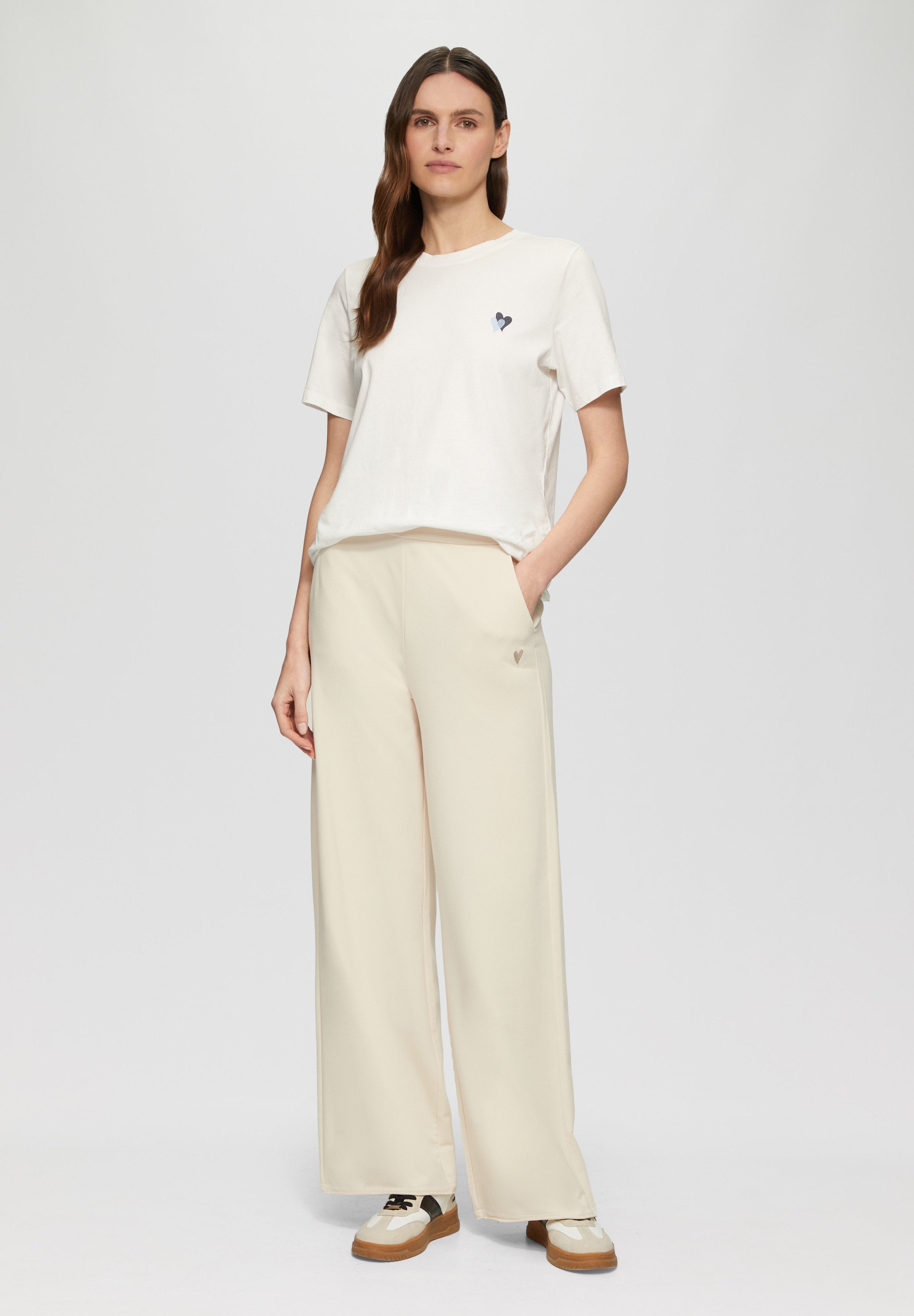 RELAXED FIT  Media 2