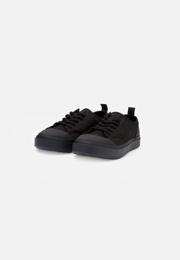 Calvin Klein TOP LACE UP UNIFIT