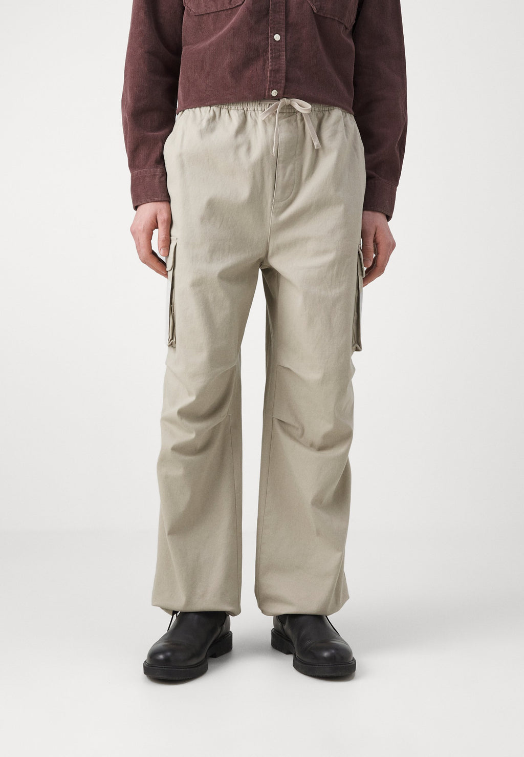 ONSKAZI LOOSE PARACHUTE PANT Media 4
