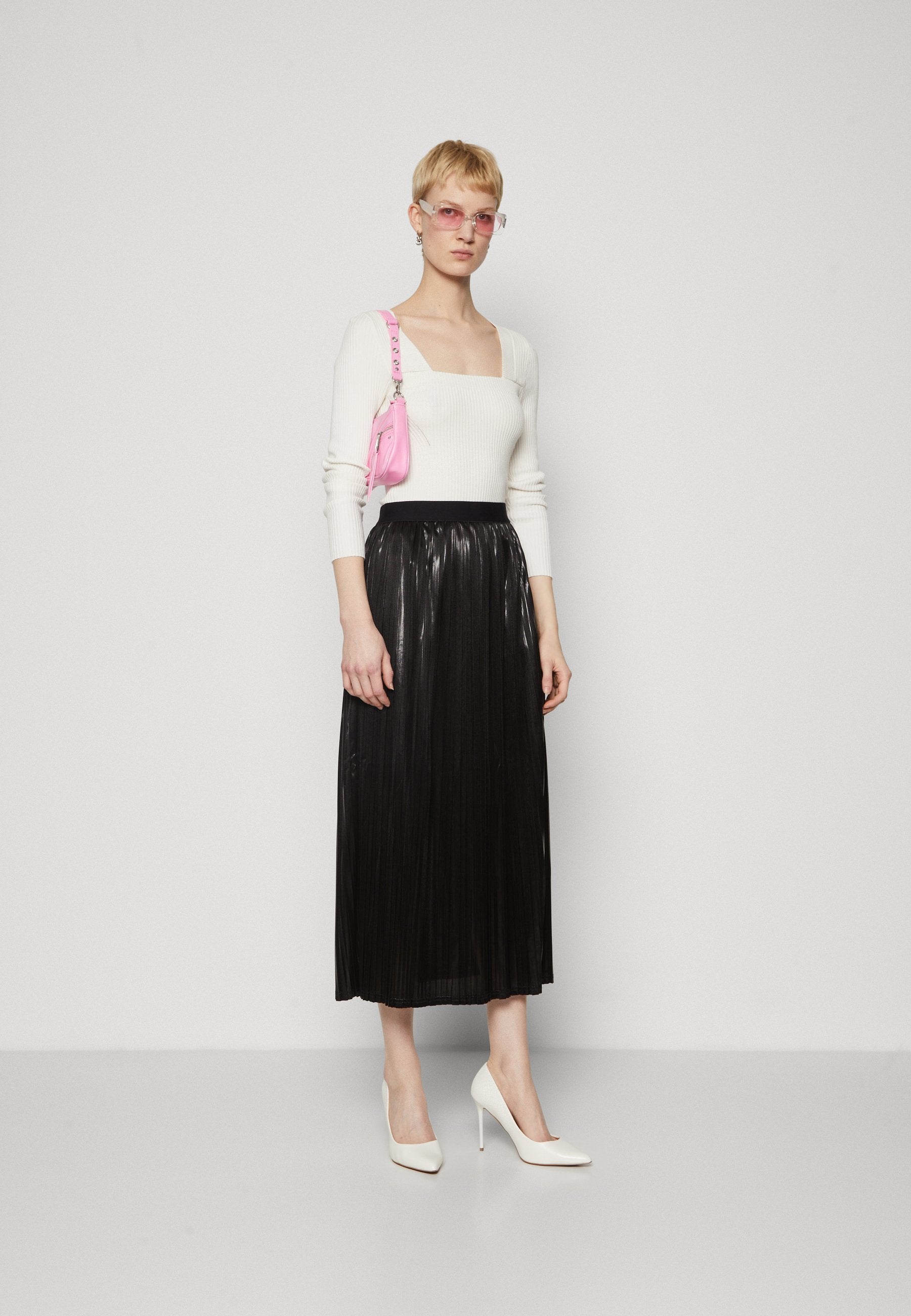 ONLSNOW PLEAT SKIRT Media 2