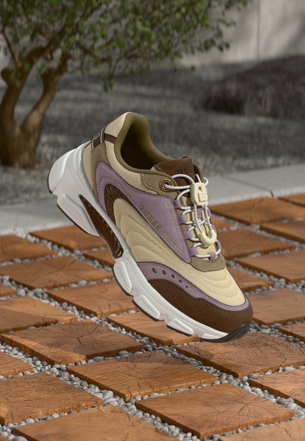 Guess IMERI - Trainers - ivory