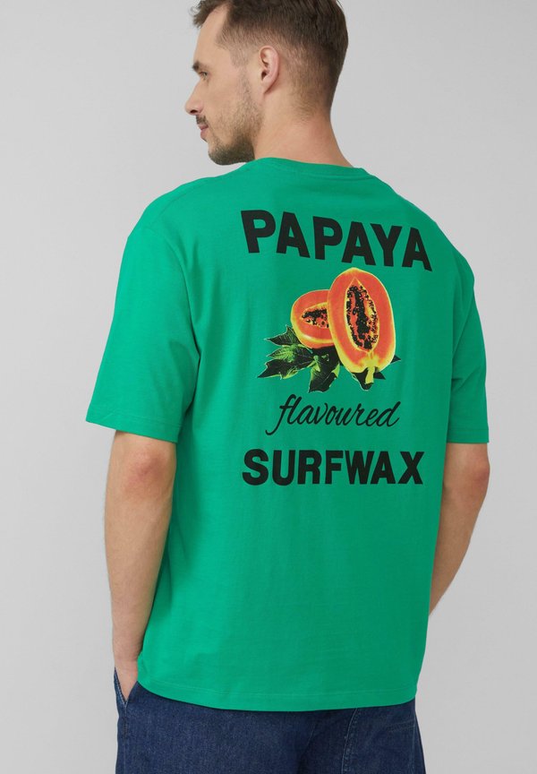 s.Oliver MIT FRONT - Print T-shirt - grün