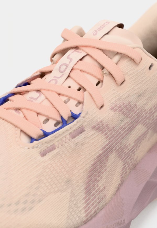 ASICS NOVABLAST 5